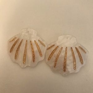 Tuckernuck shell earrings